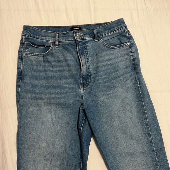 High rise mom jeans - Picture 2 of 4